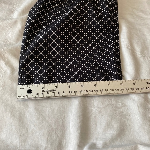 St. John's Bay Women's Black & White Dashed Diamond Pattern Capri Dress Pants 12 - Picture 13 of 14